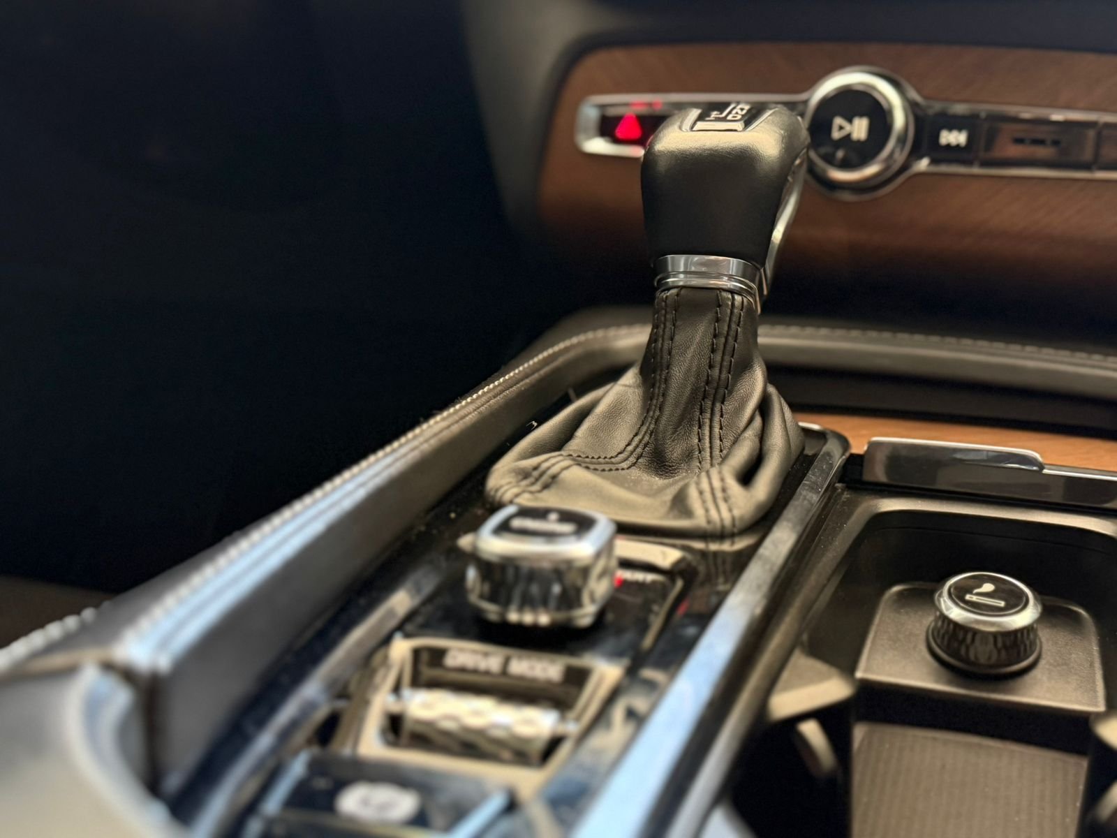 
 Volvo XC90  2016 82000km full									