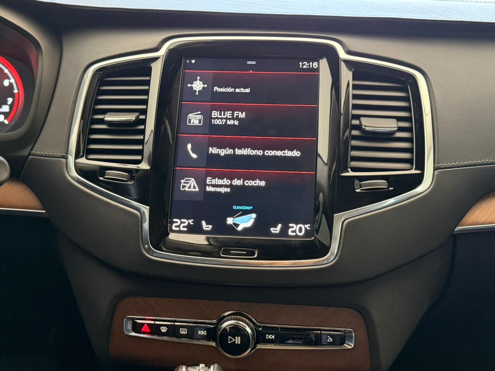 
 Volvo XC90  2016 82000km full									