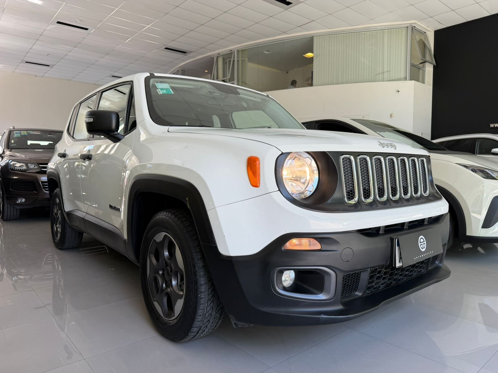 
 Jeep Sport Renagade 1.8 MT 2017 103000km full									