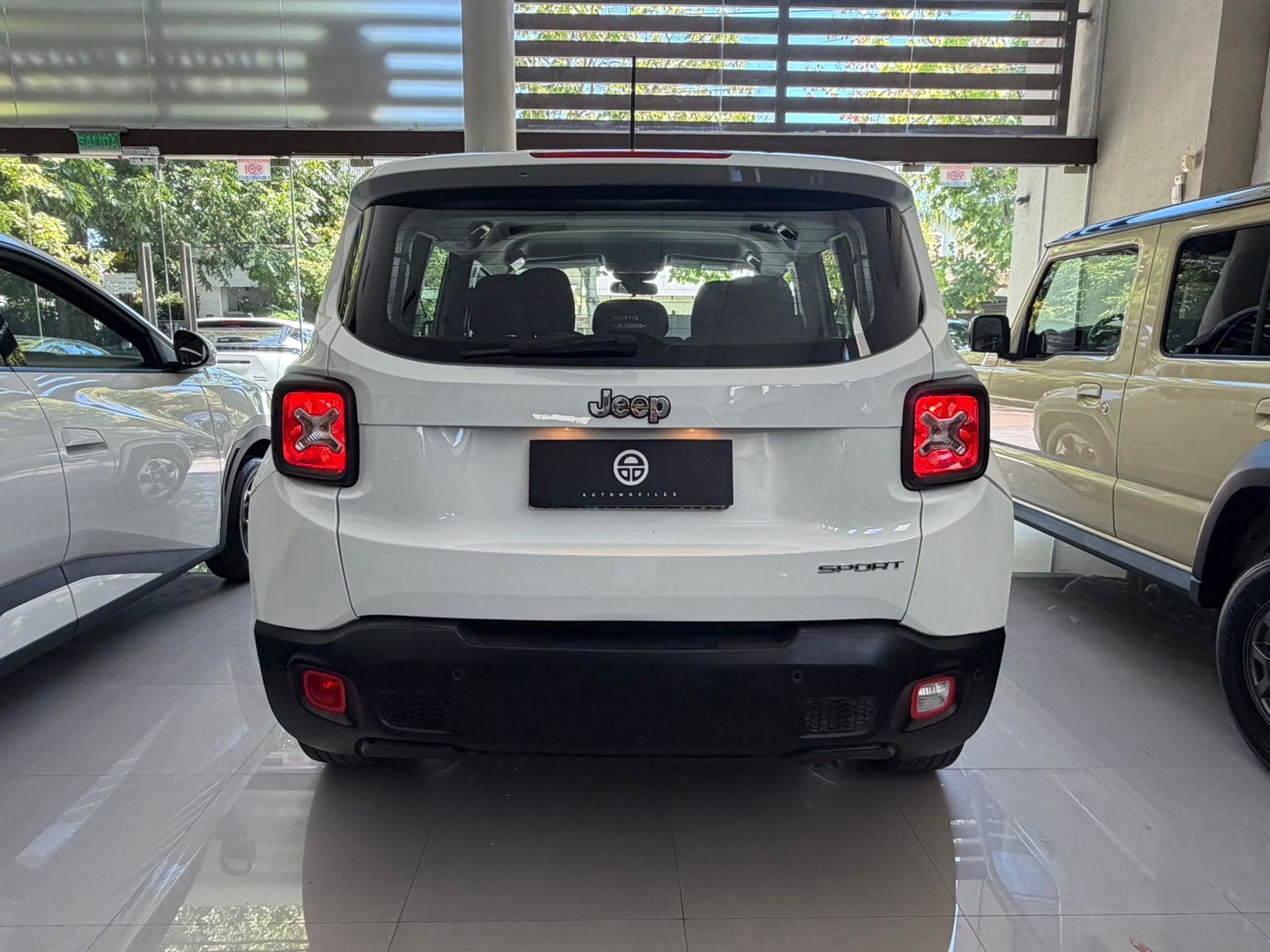 
 Jeep Sport Renagade 1.8 MT 2017 103000km full									