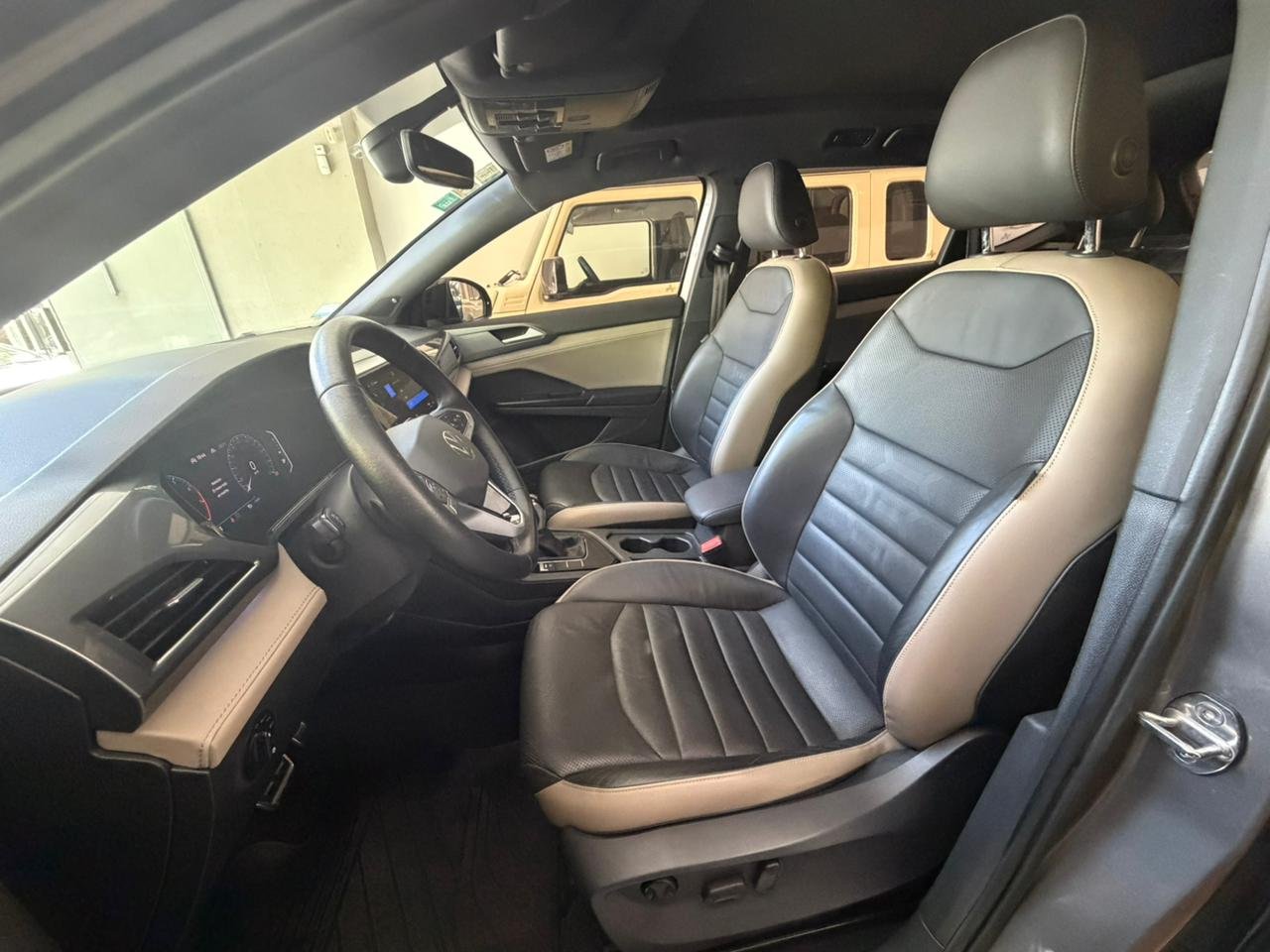 
 Volkswagen Taos full									