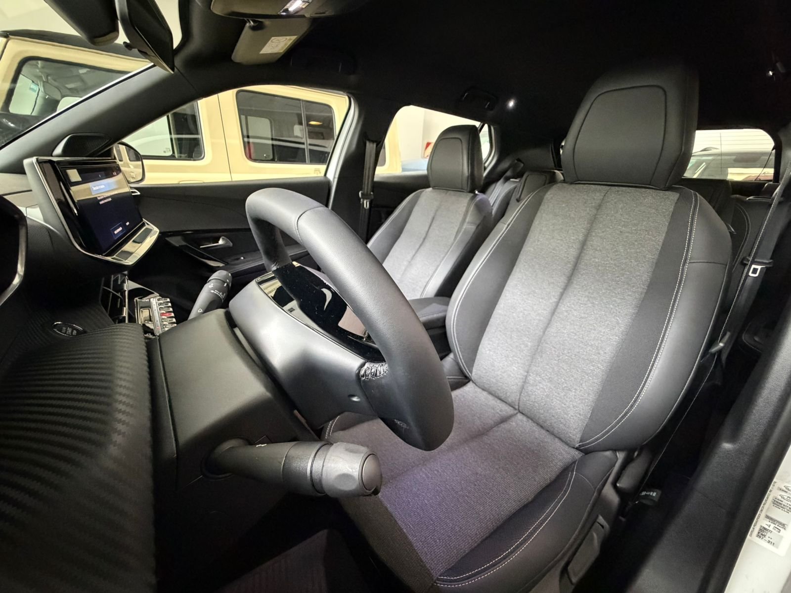 
 Peugeot 2008 Allure 0km 1.0 T CVT full									