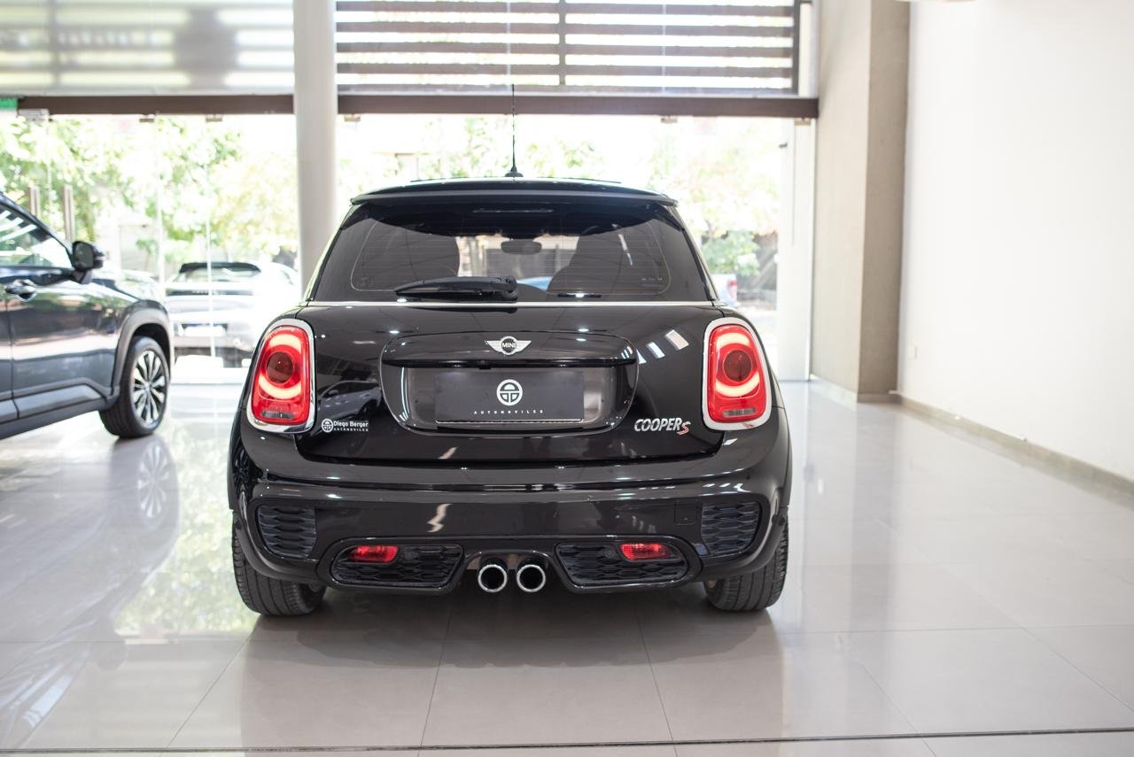 
 MINI COOPER S 2.0 2017 78000km full									