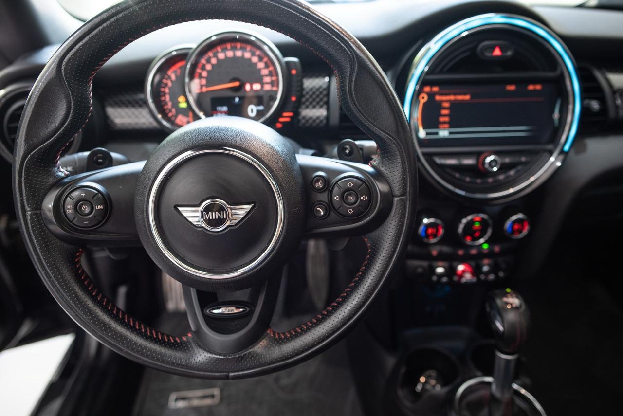 
 MINI COOPER S 2.0 2017 78000km full									