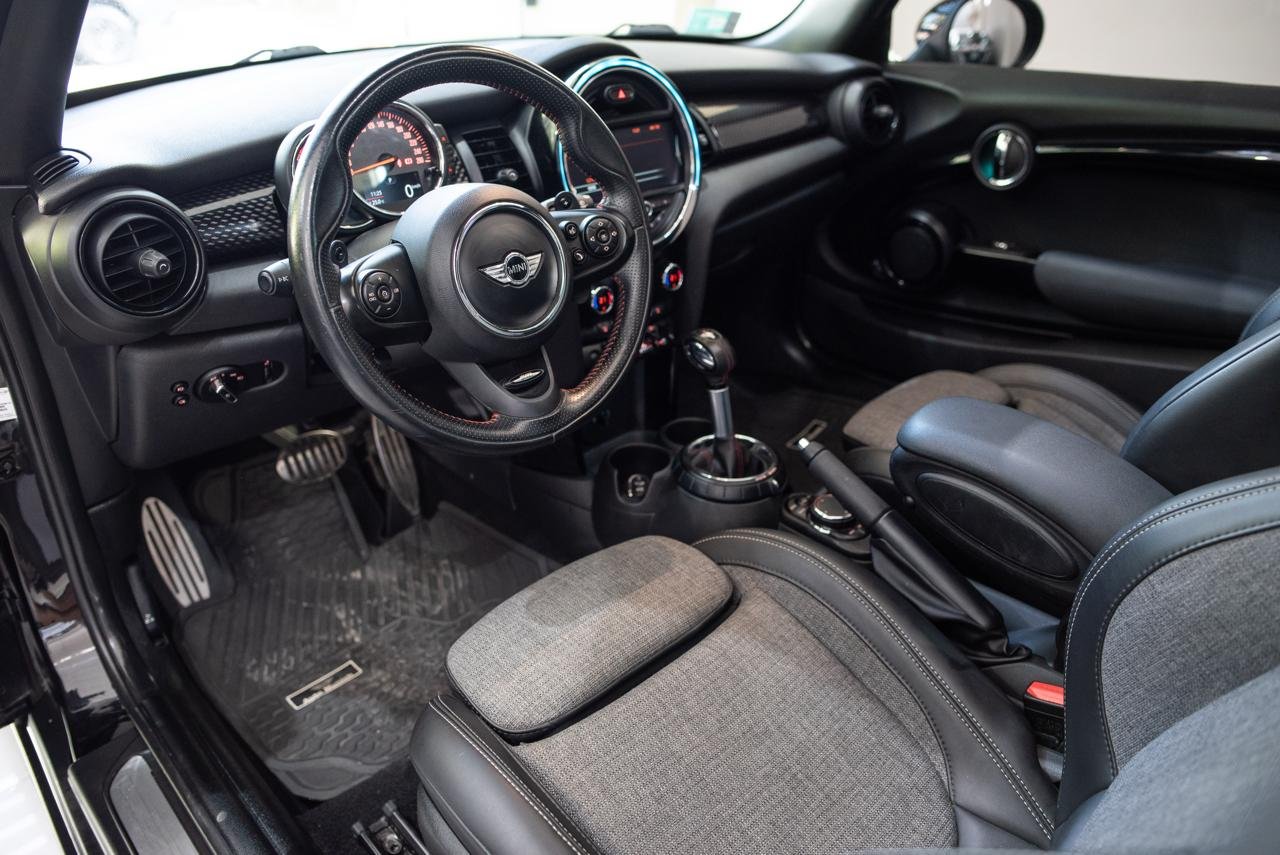 
 MINI COOPER S 2.0 2017 78000km full									