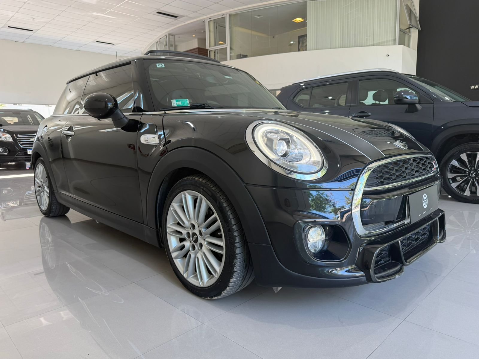 
 MINI COOPER S 2.0 2017 78000km full									
