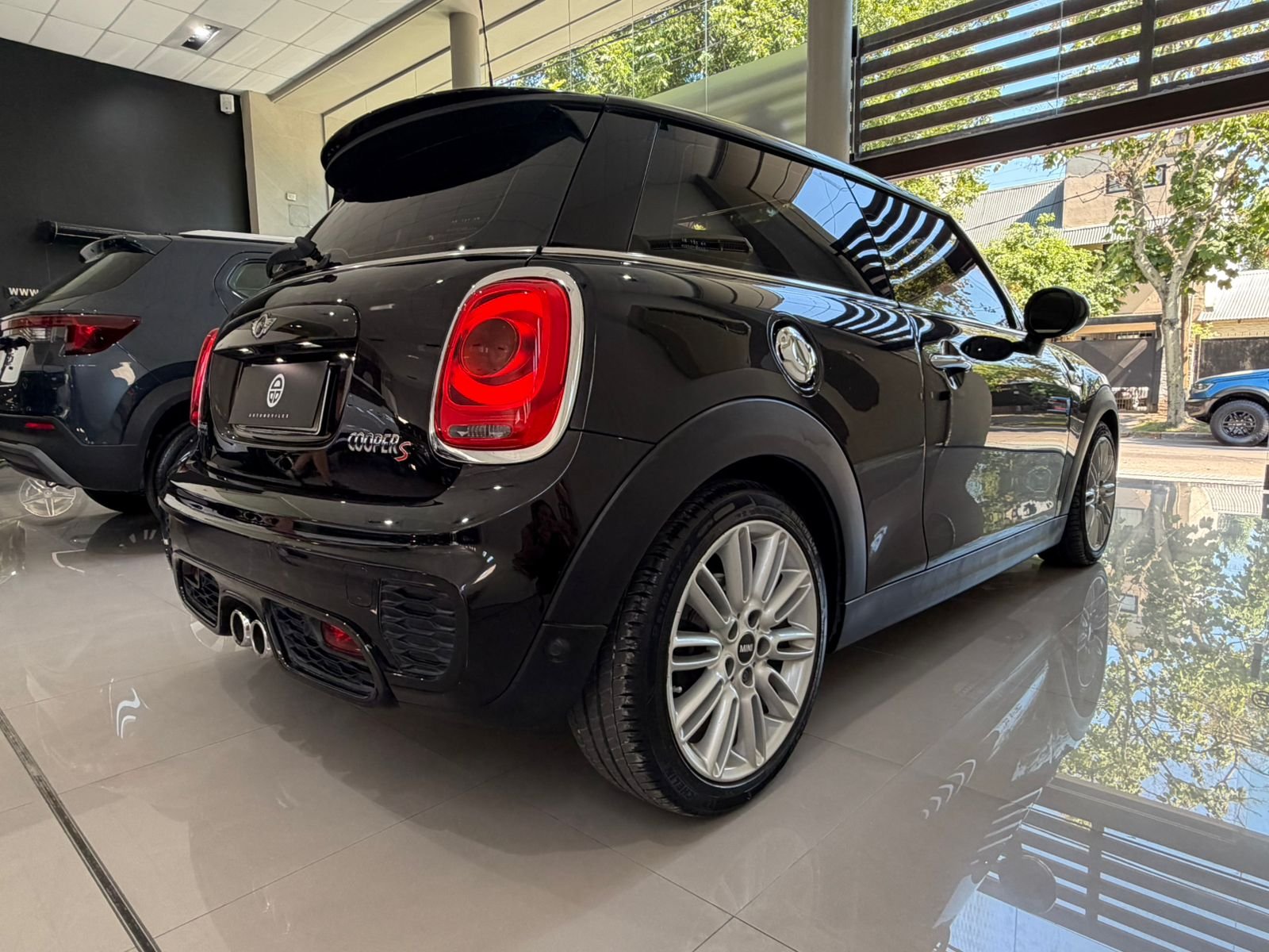 
 MINI COOPER S 2.0 2017 78000km full									