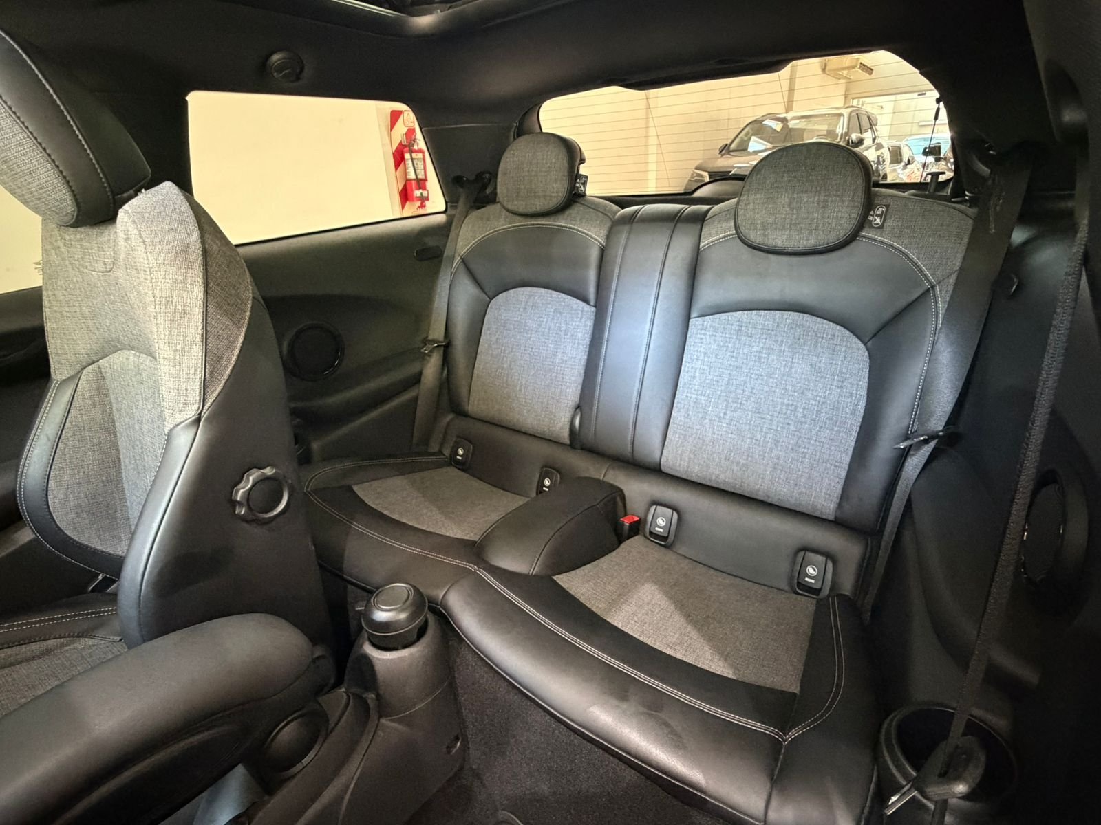 
 MINI COOPER S 2.0 2017 78000km full									