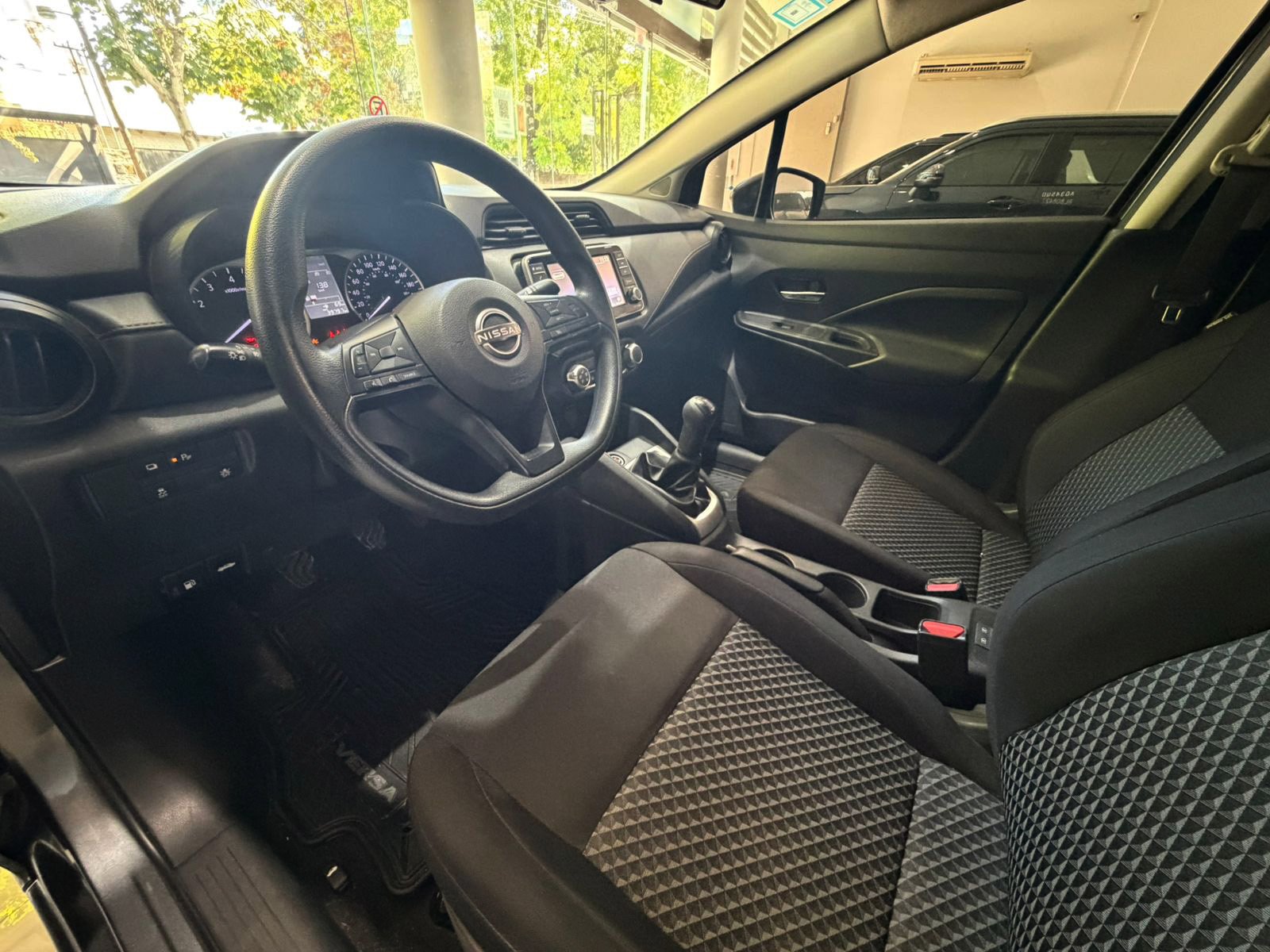 
 Nissan Versa Sense full									