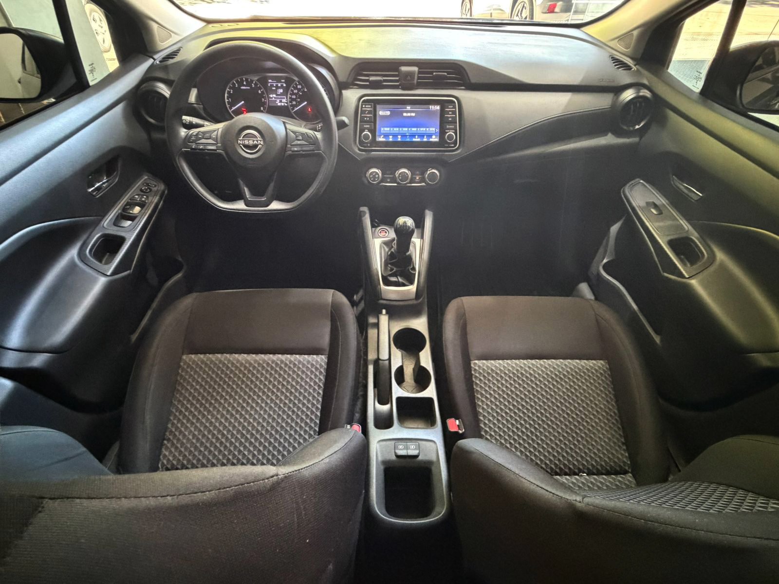 
 Nissan Versa Sense full									