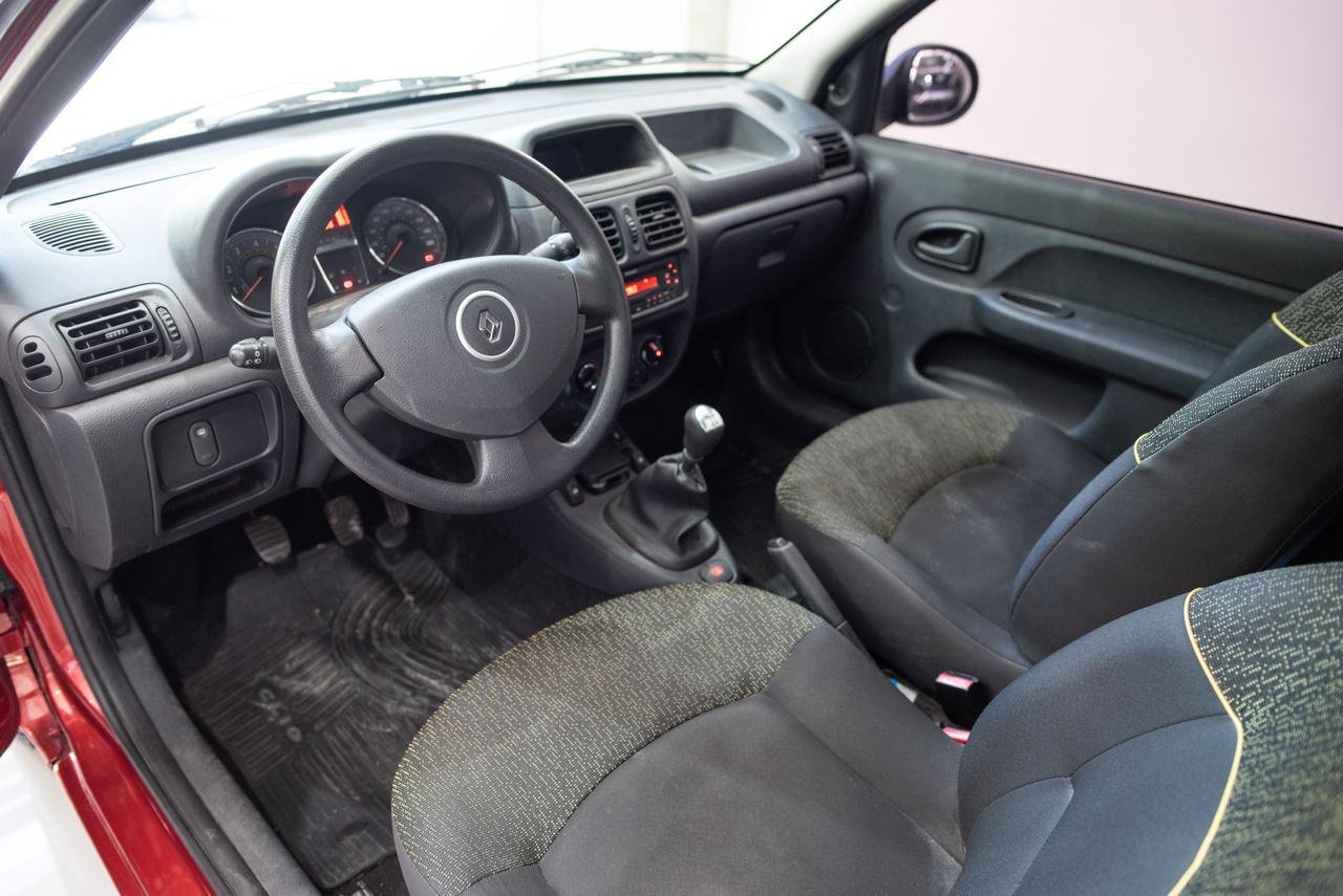 
 Reanault clio Mío Expression Pack II 3p 2013  74000km full									