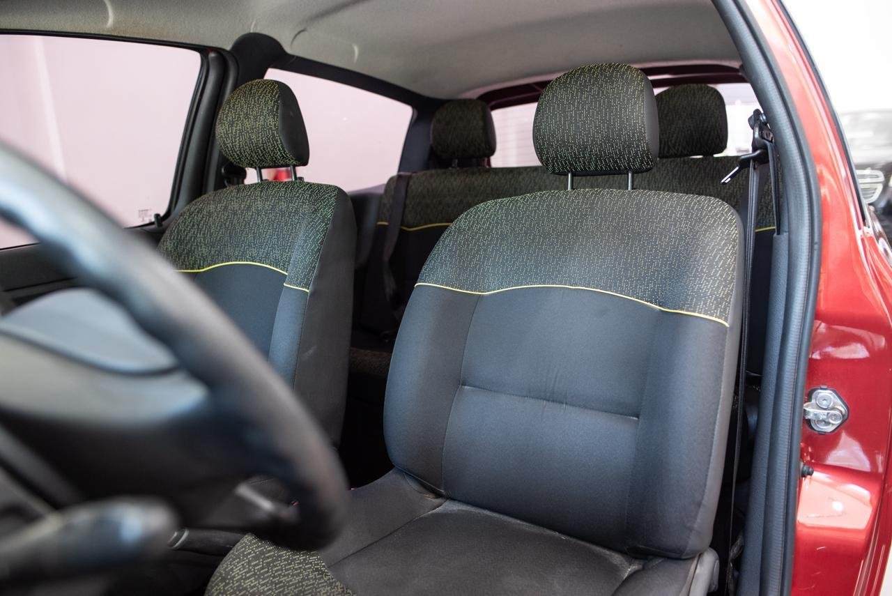 
 Reanault clio Mío Expression Pack II 3p 2013  74000km full									