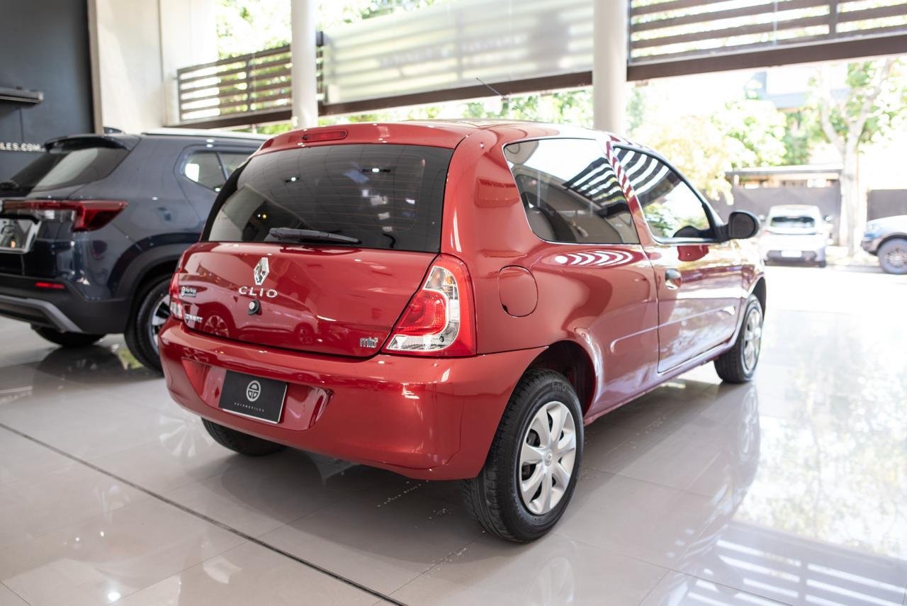 
 Reanault clio Mío Expression Pack II 3p 2013  74000km full									