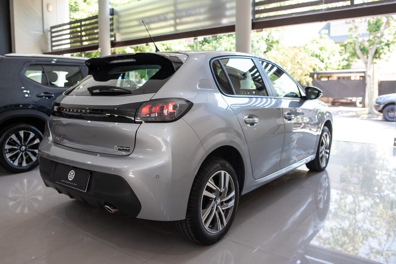 
 PEUGEOT 208 FELINE full									