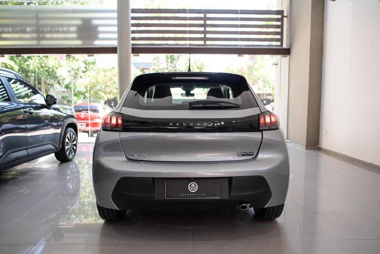 
 PEUGEOT 208 FELINE full									