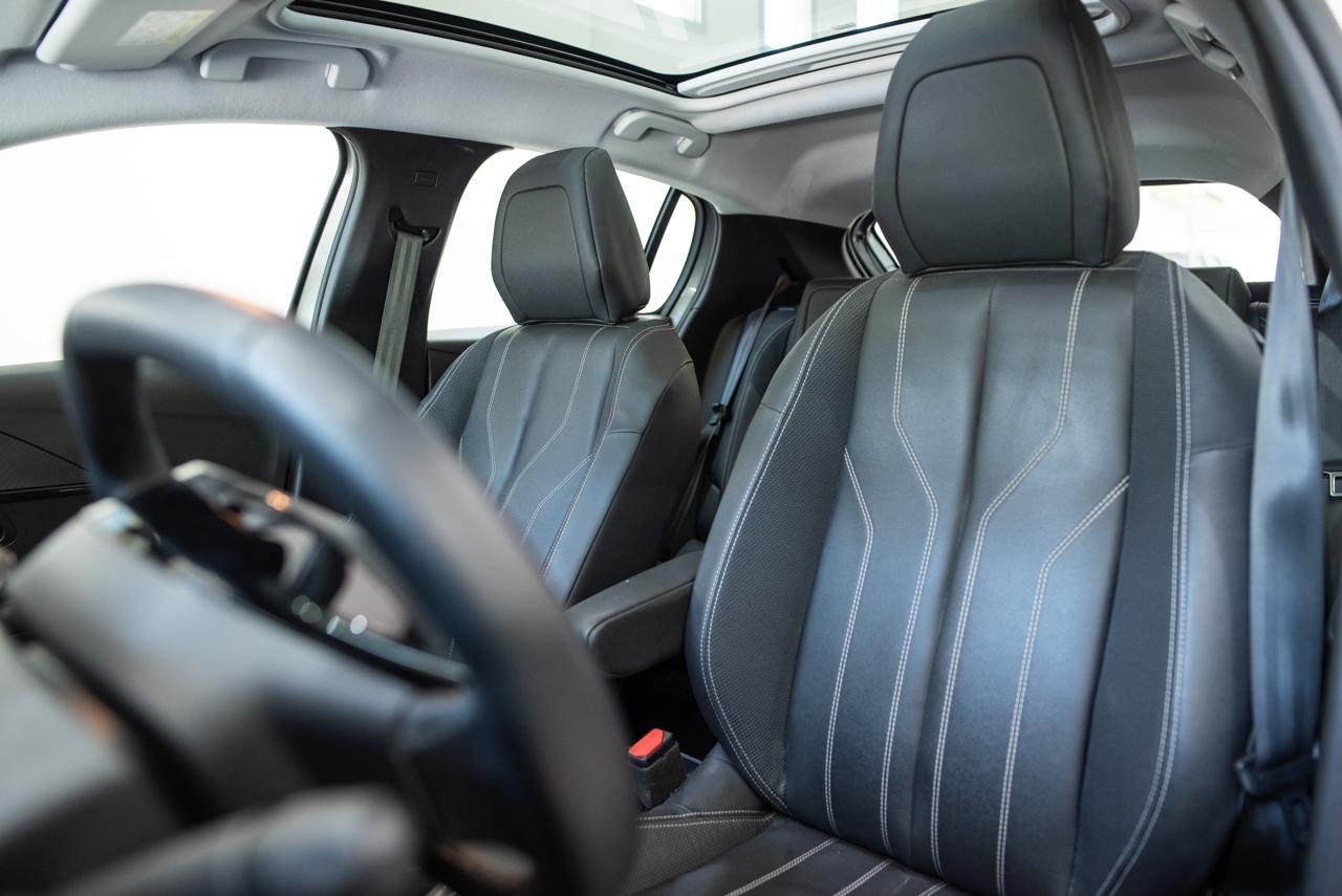 
 PEUGEOT 208 FELINE full									