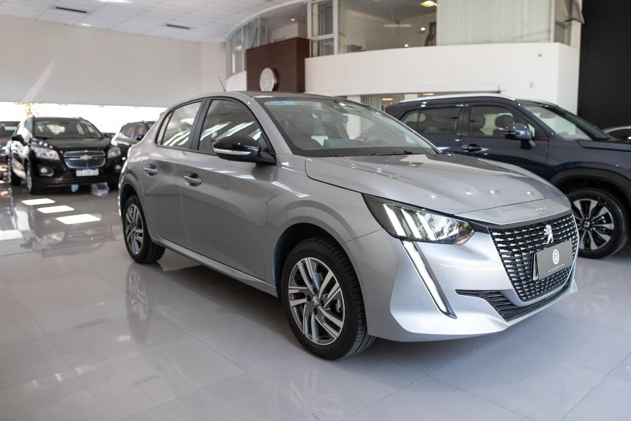 
 PEUGEOT 208 FELINE full									