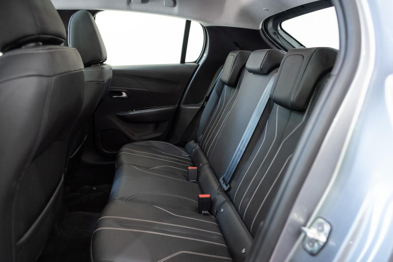 
 PEUGEOT 208 FELINE full									