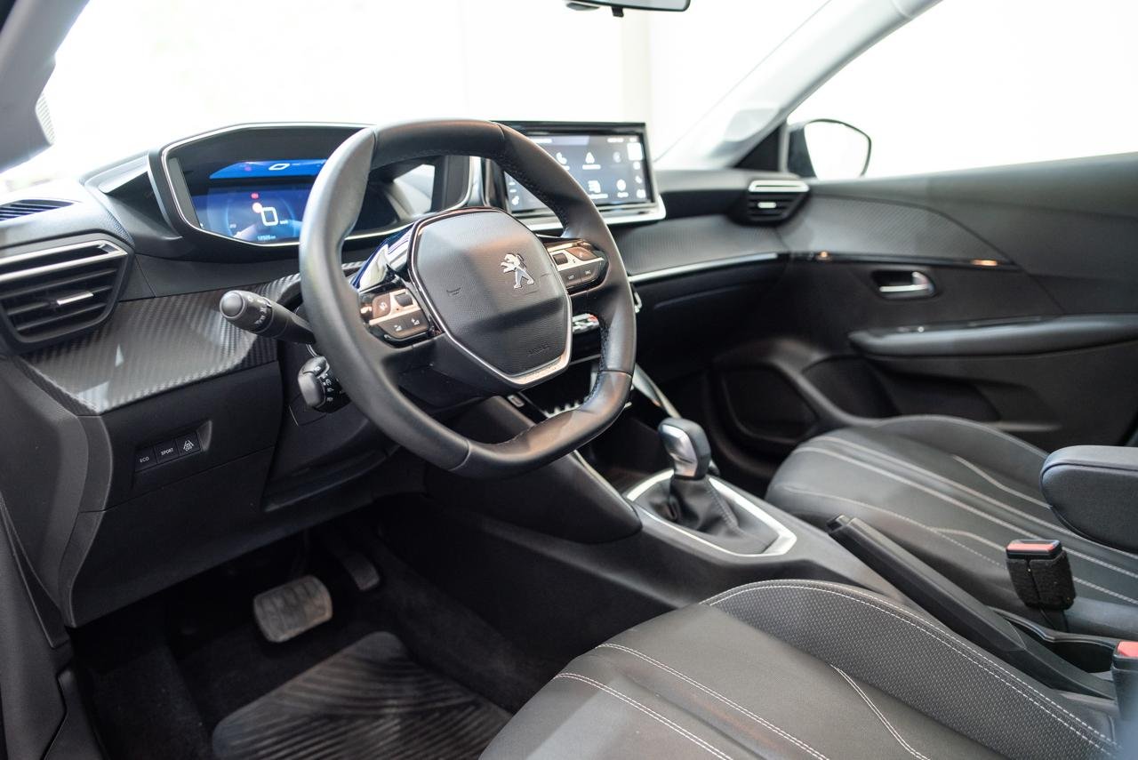 
 PEUGEOT 208 FELINE full									