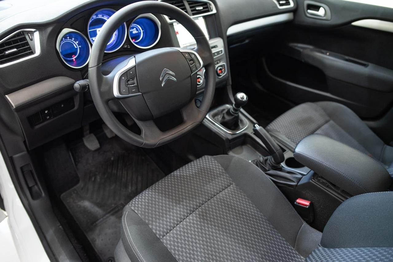 
 CITROEN C4 LOUNGE THP FEELPACK MT 2018 61000km full									