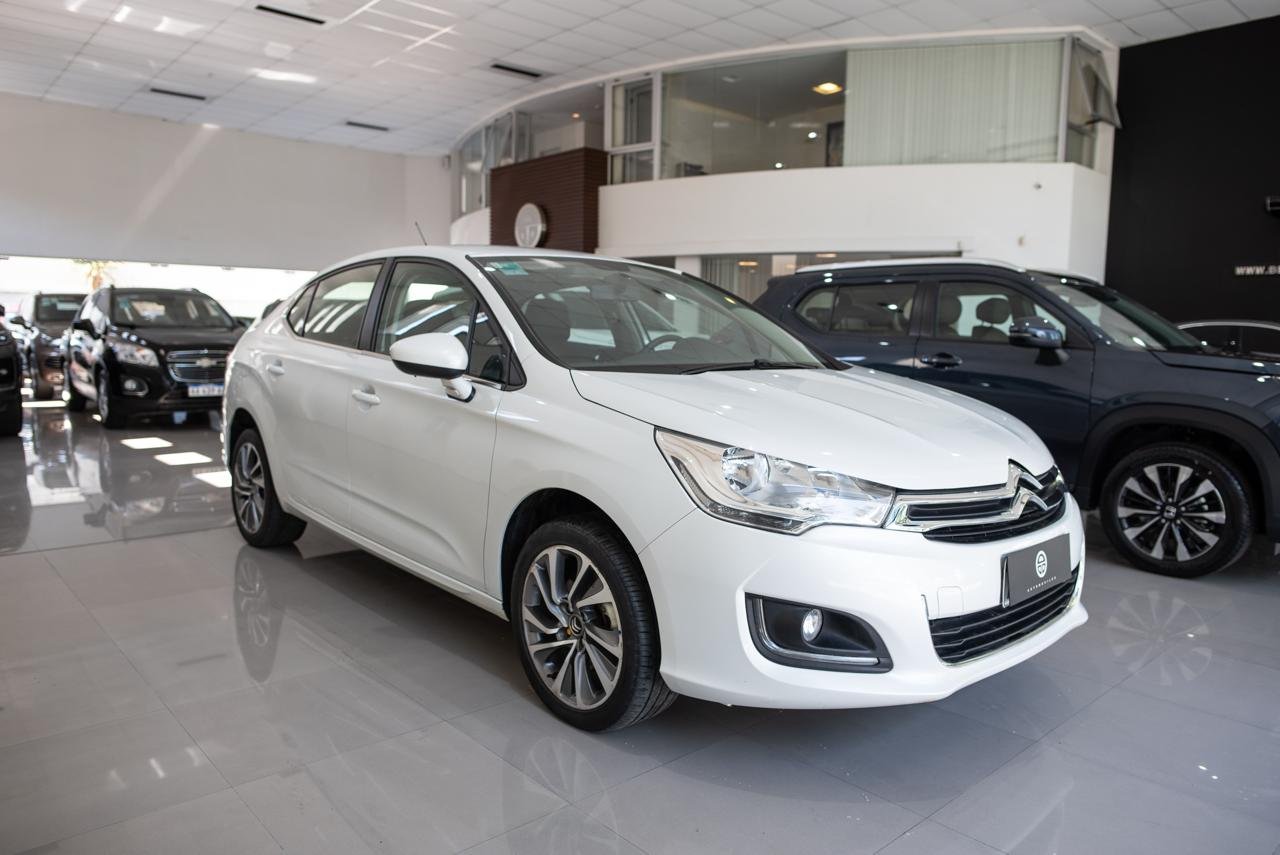 
 CITROEN C4 LOUNGE THP FEELPACK MT 2018 61000km full									