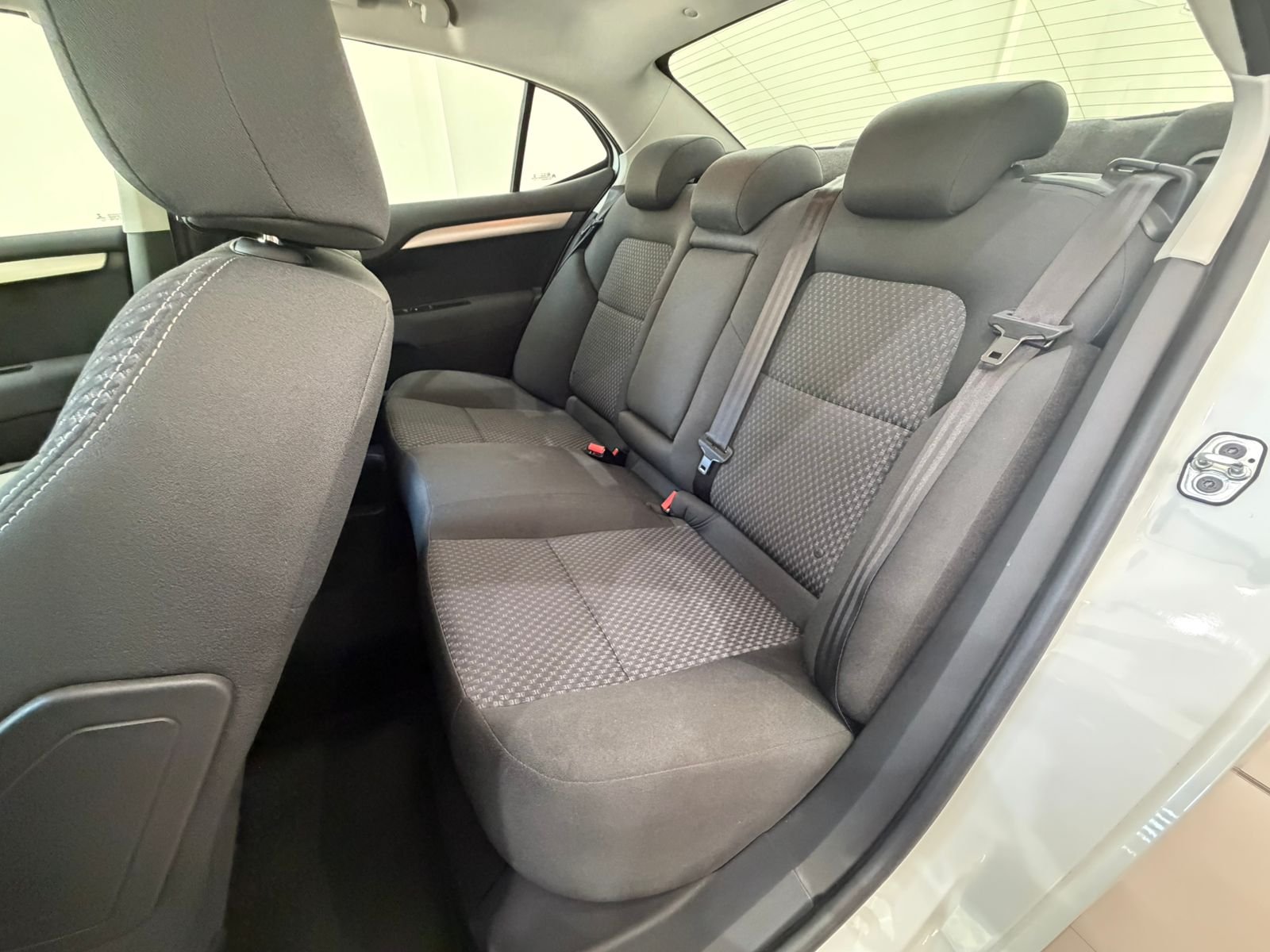 
 CITROEN C4 LOUNGE THP FEELPACK MT 2018 61000km full									