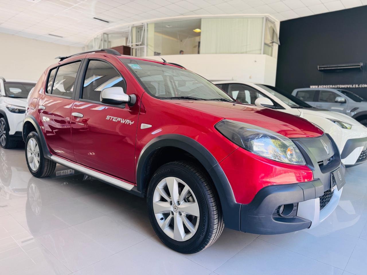 
 Renault Stepway 1.6 Luxe 2011 104000km full									