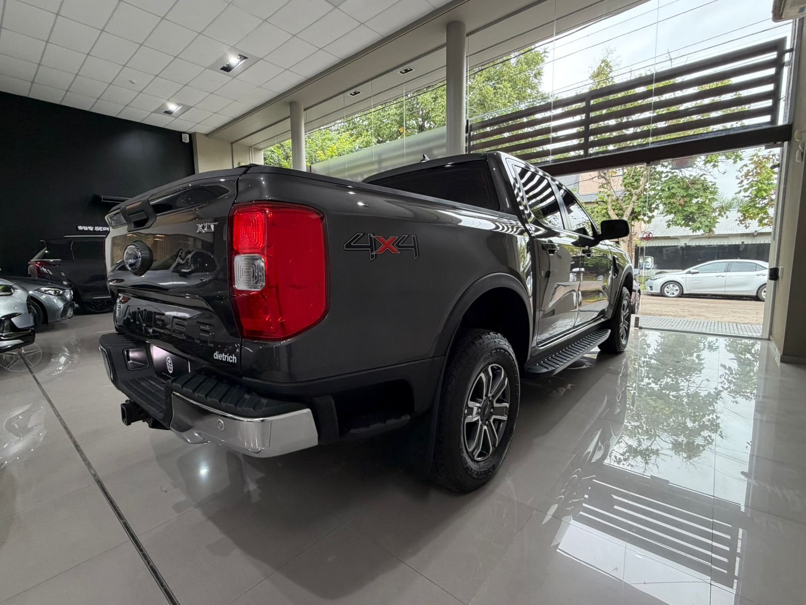 
 Ford Ranger  BIT XLT full									