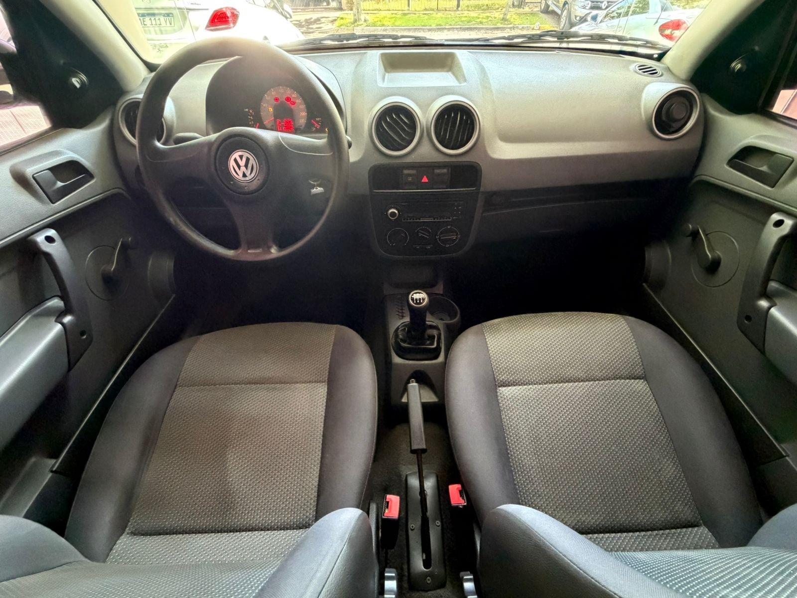 
 Volkswagen Gol 1,4 L 2012 130000 km full									