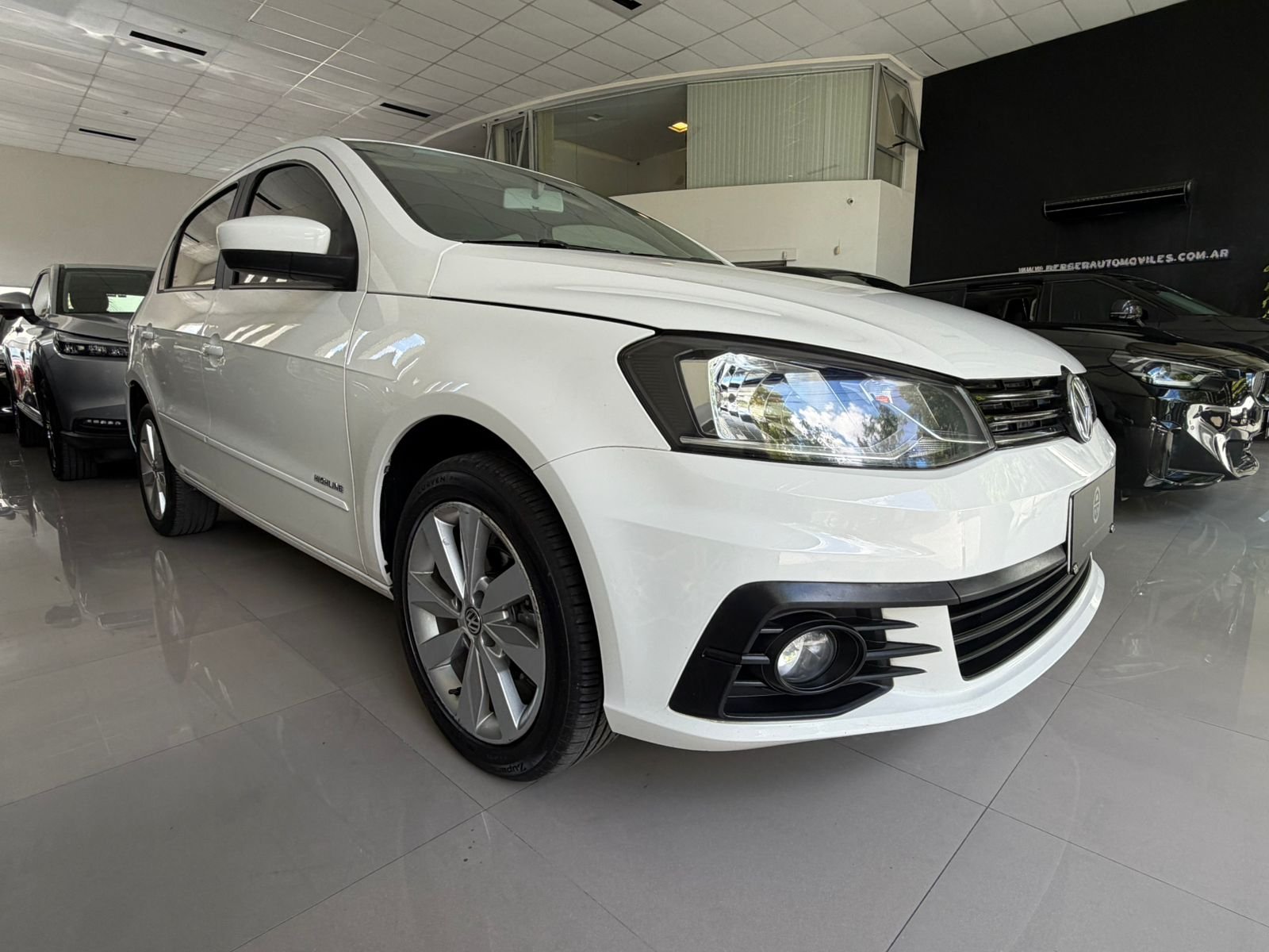 
 Volkswagen Gol Highline 2017 95000 km 5P full									