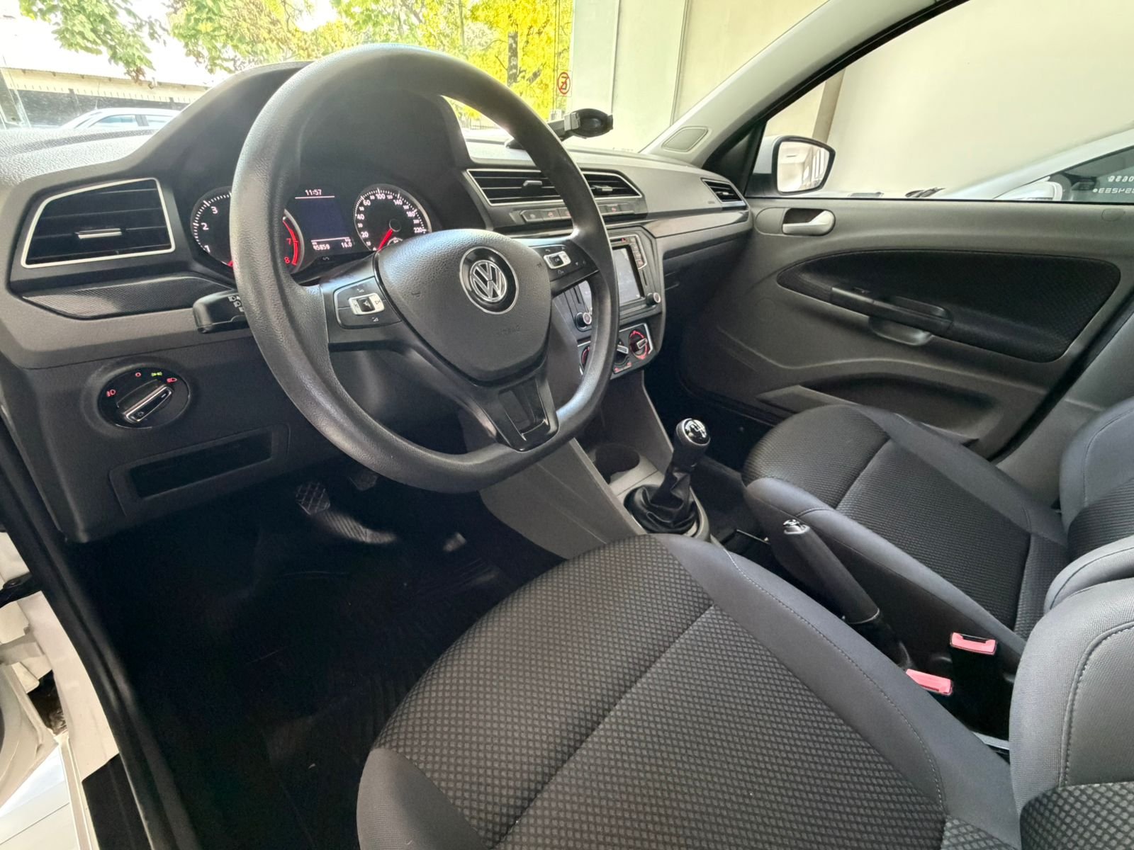 
 Volkswagen Gol Highline 2017 95000 km 5P full									