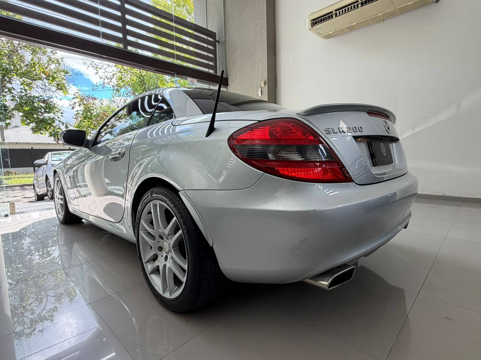 
 Mercedes Benz SLK Kompressor 2011 25000km full									