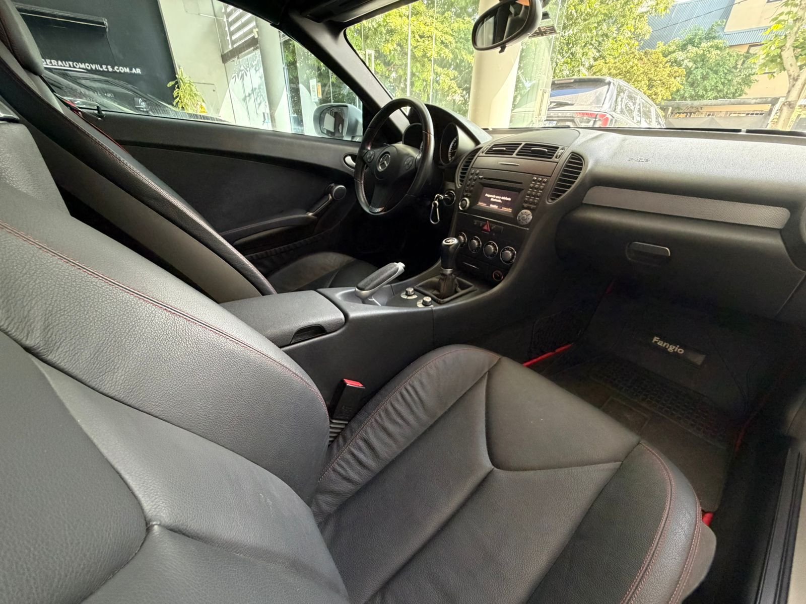 
 Mercedes Benz SLK Kompressor 2011 25000km full									