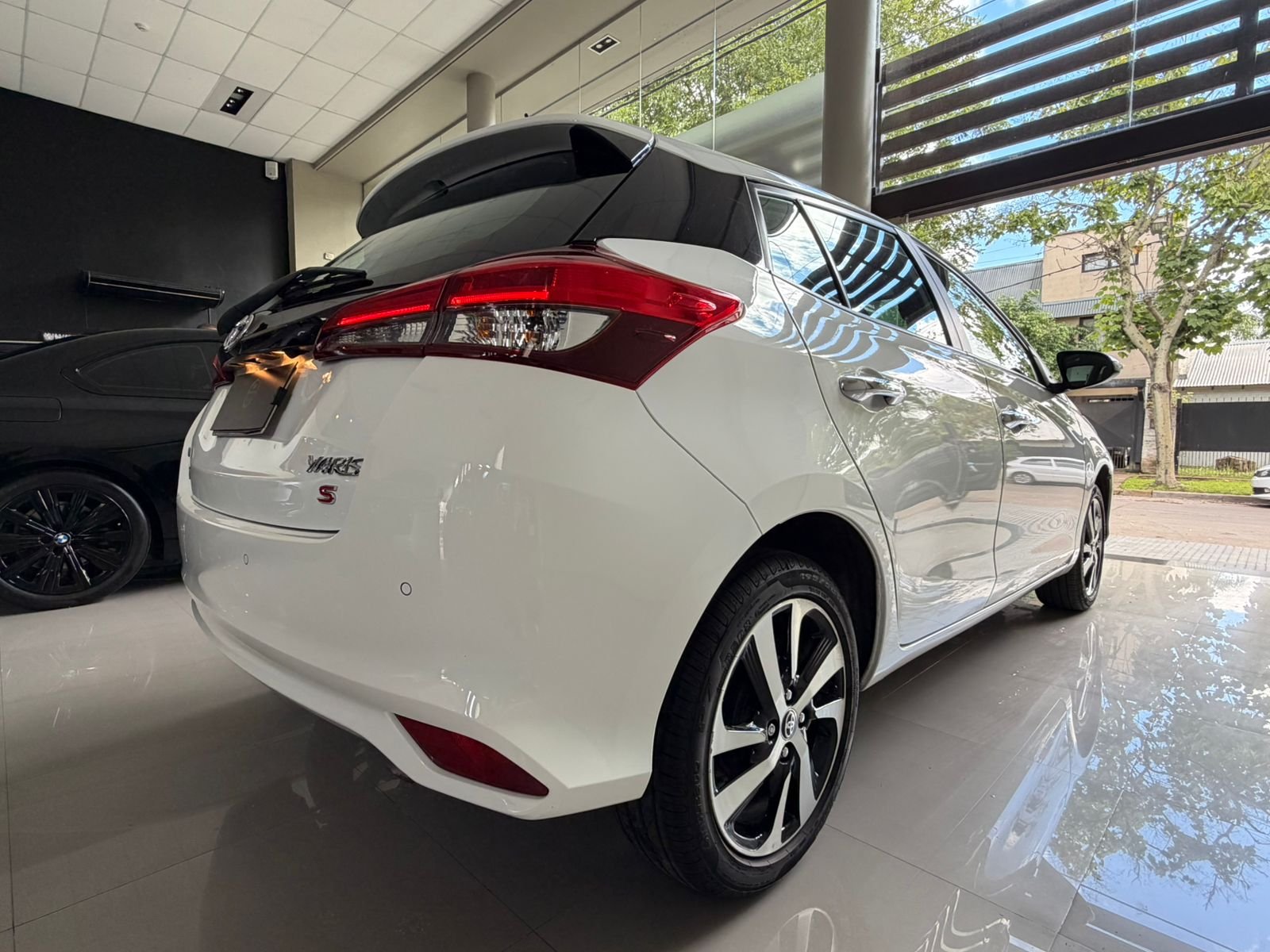 
 Toyota Yaris S 2025 1.5 CVT Tope de Gama 6200 km full									