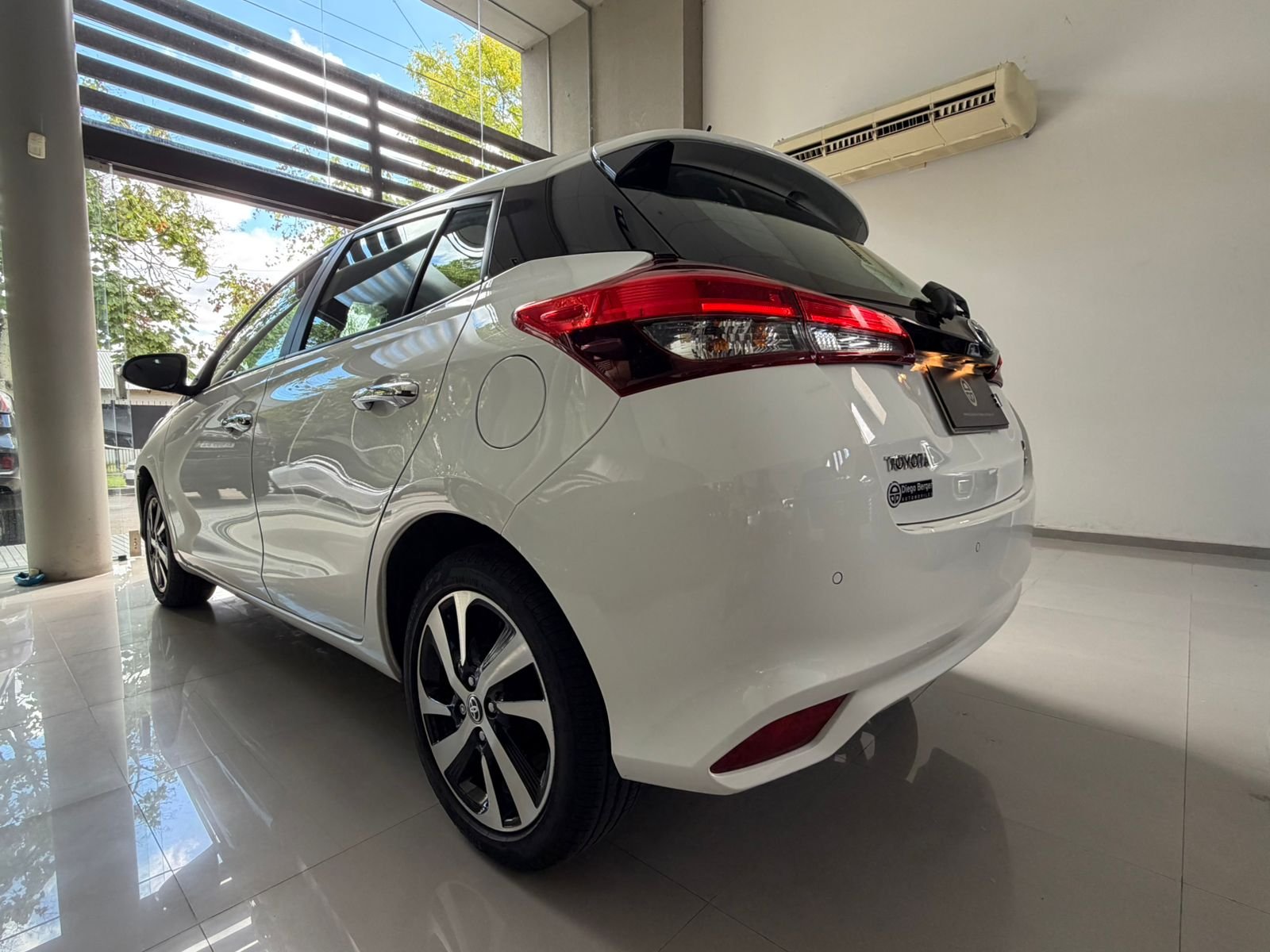 
 Toyota Yaris S 2025 1.5 CVT Tope de Gama 6200 km full									