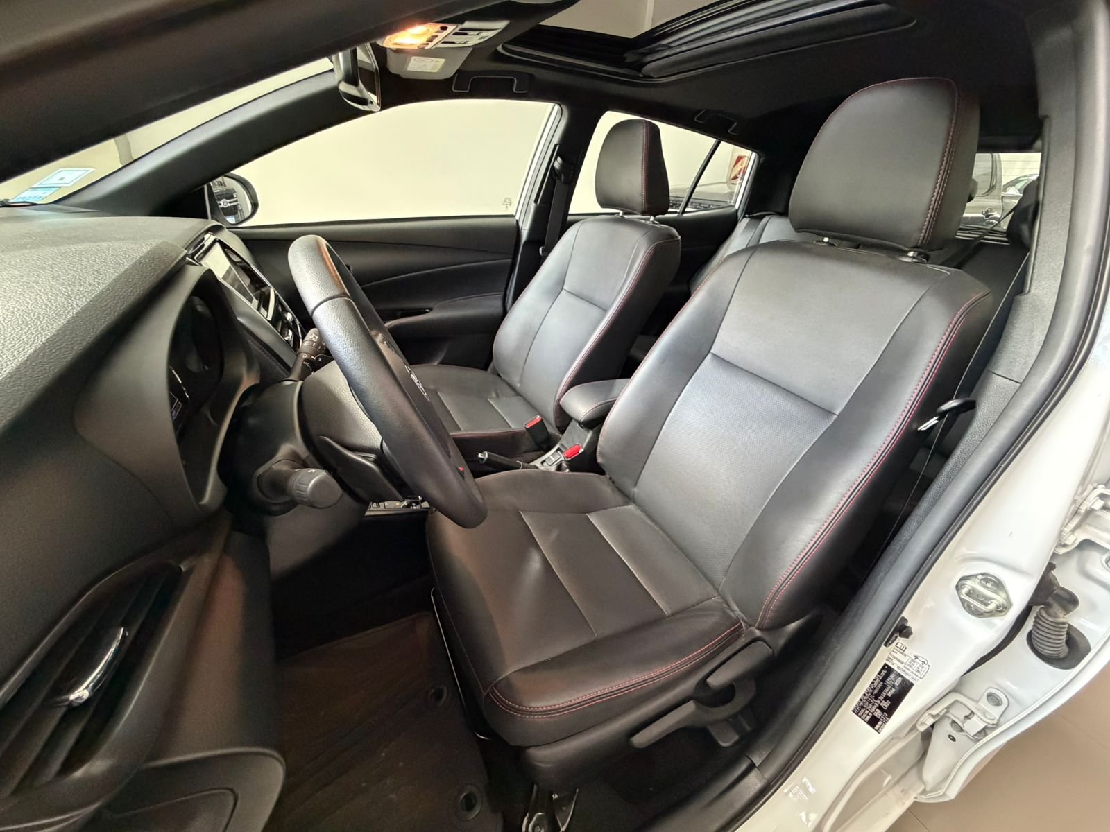 
 Toyota Yaris S 2025 1.5 CVT Tope de Gama 6200 km full									