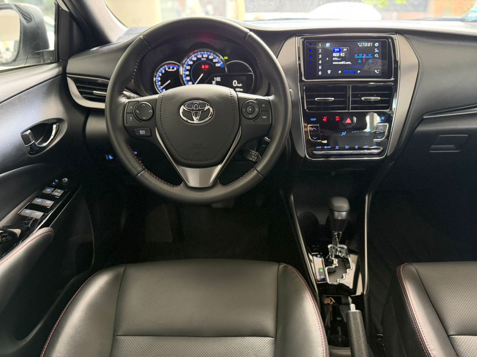 
 Toyota Yaris S 2025 1.5 CVT Tope de Gama 6200 km full									