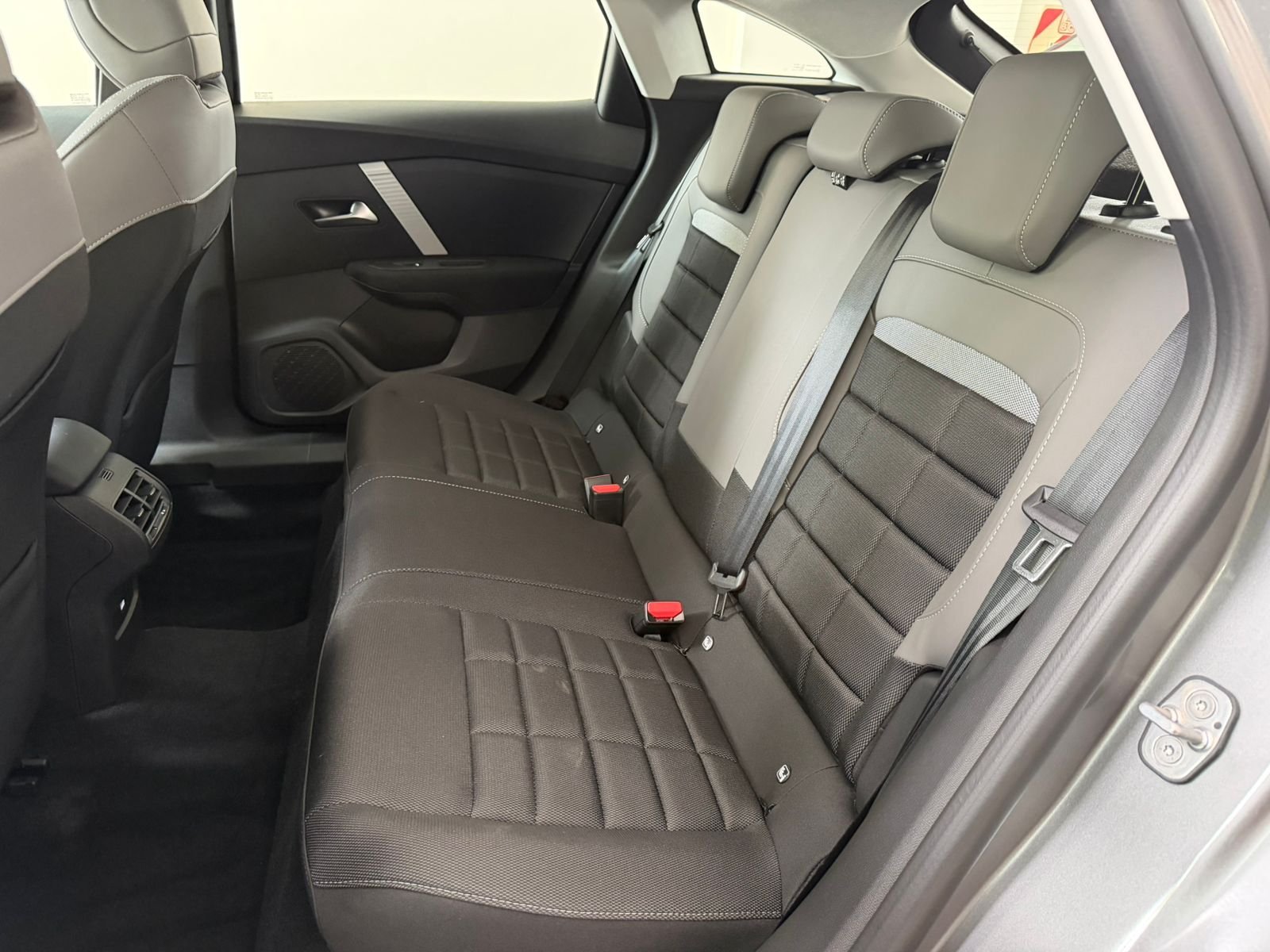 
 Citroen Nuevo C4 1.2 Hybrid Plus 0km 2026 entrega inmediata full									