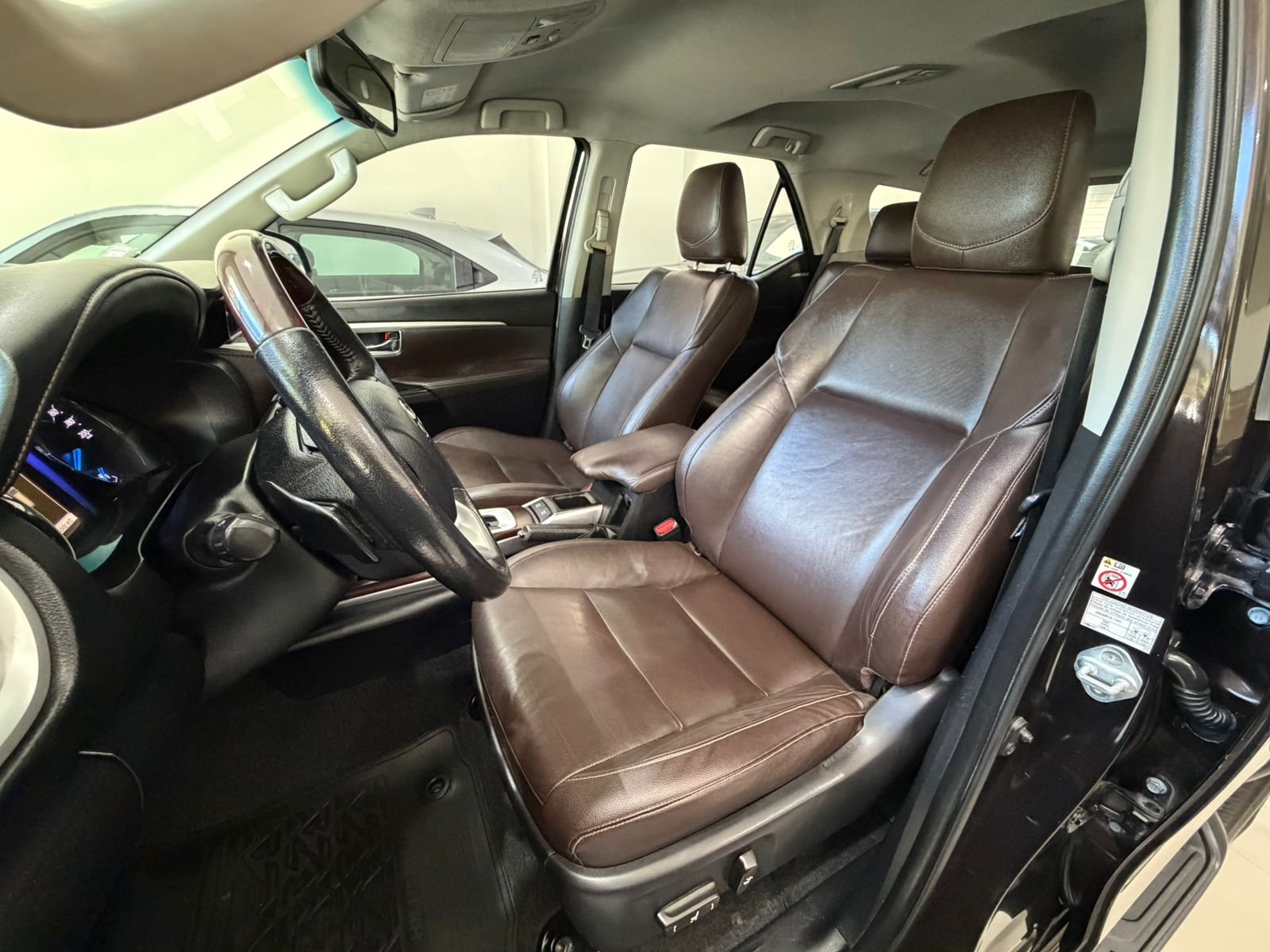 
 Toyota SW4 SRX 7 A 2.8 2015 165000 km full									