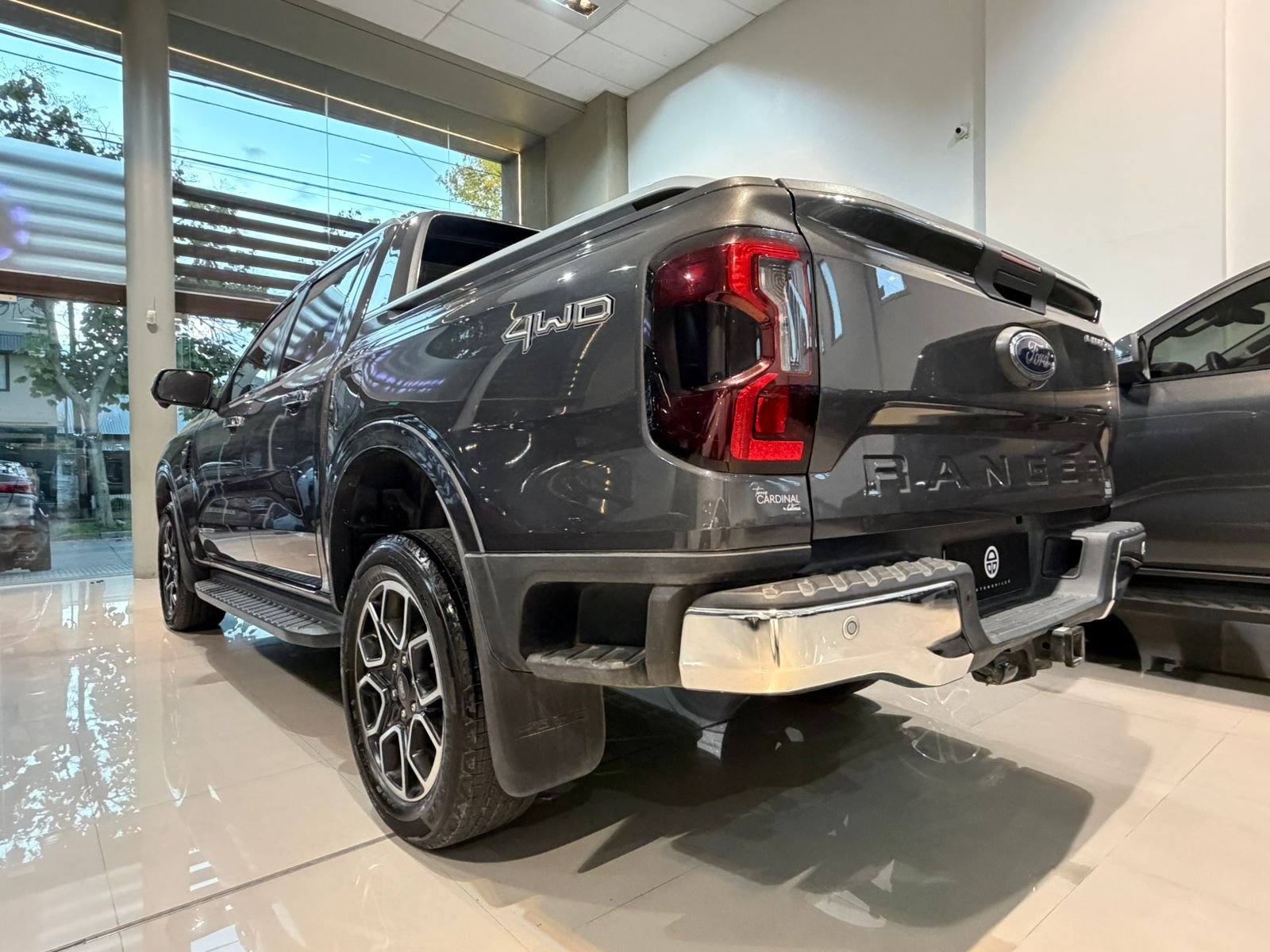 
 Ford Ranger Limited V6 4X4 35000km full									
