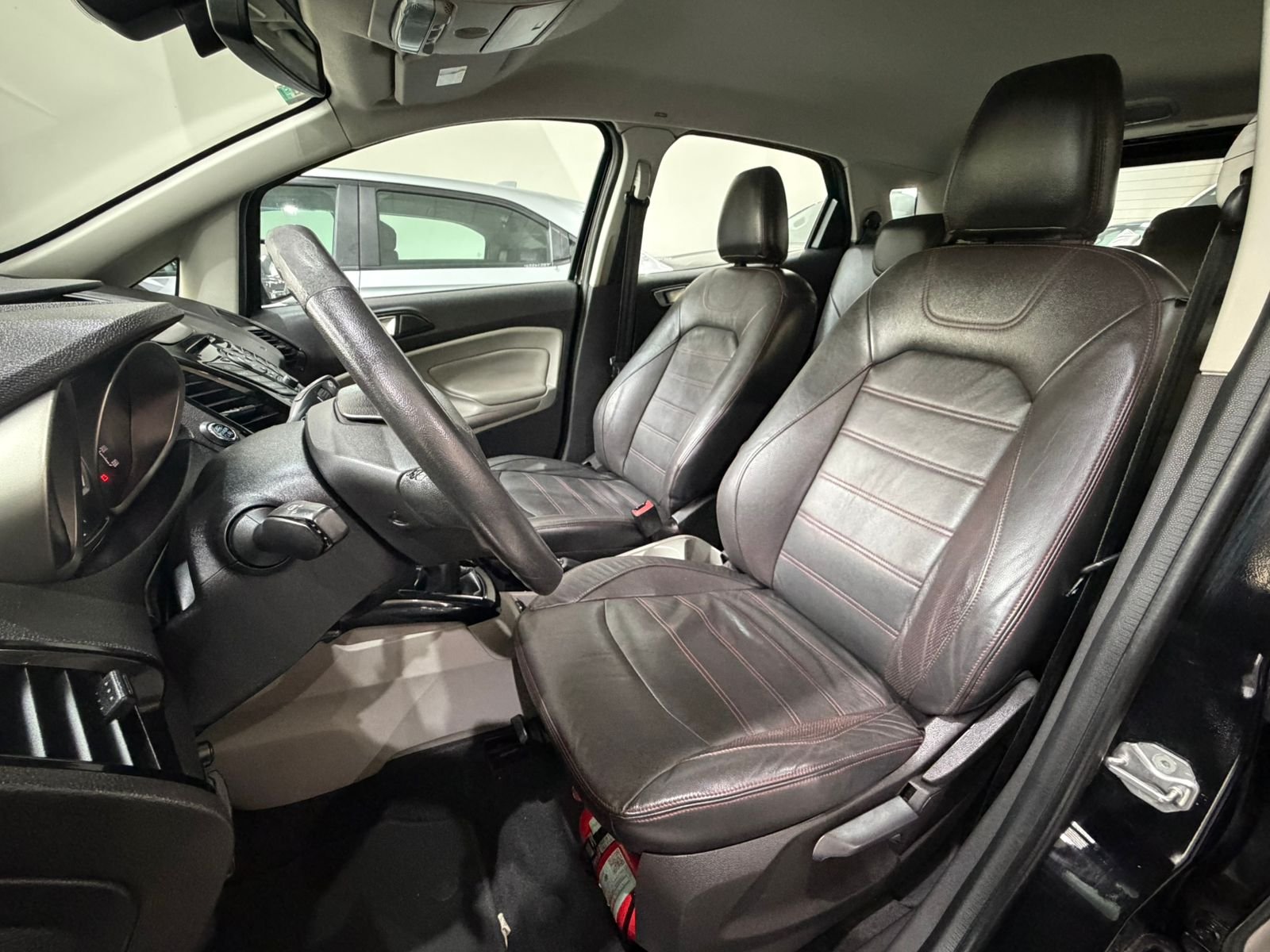 
 Ford Eco Sport Titanium 2016 116000km full									