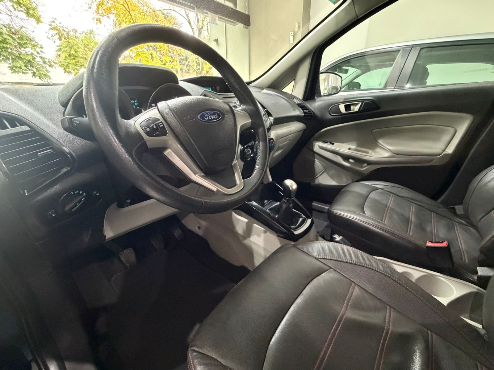 
 Ford Eco Sport Titanium 2016 116000km full									