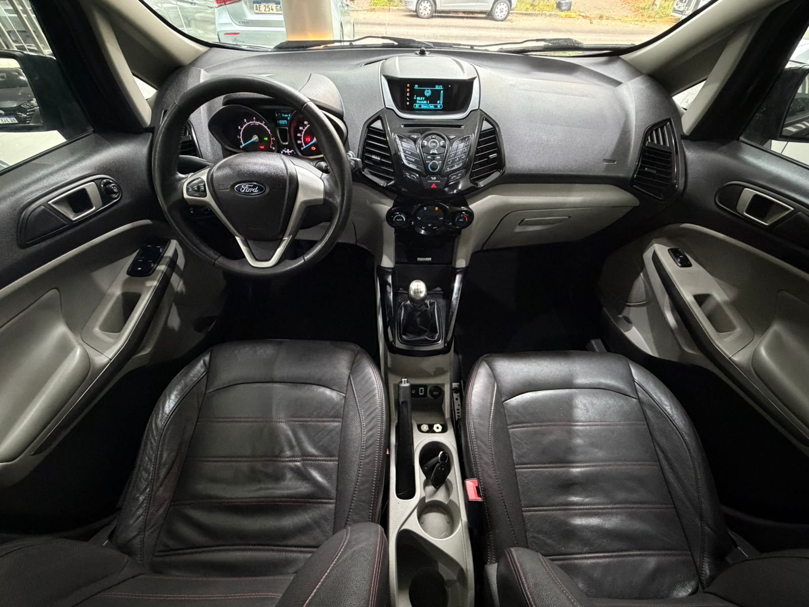 
 Ford Eco Sport Titanium 2016 116000km full									