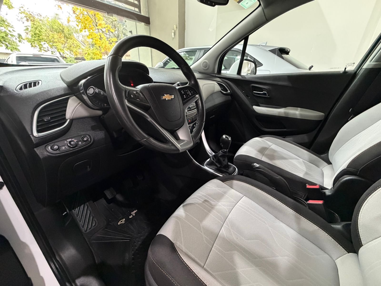 
 Chevrolet Tracker Premier MT 2018 47000km full									