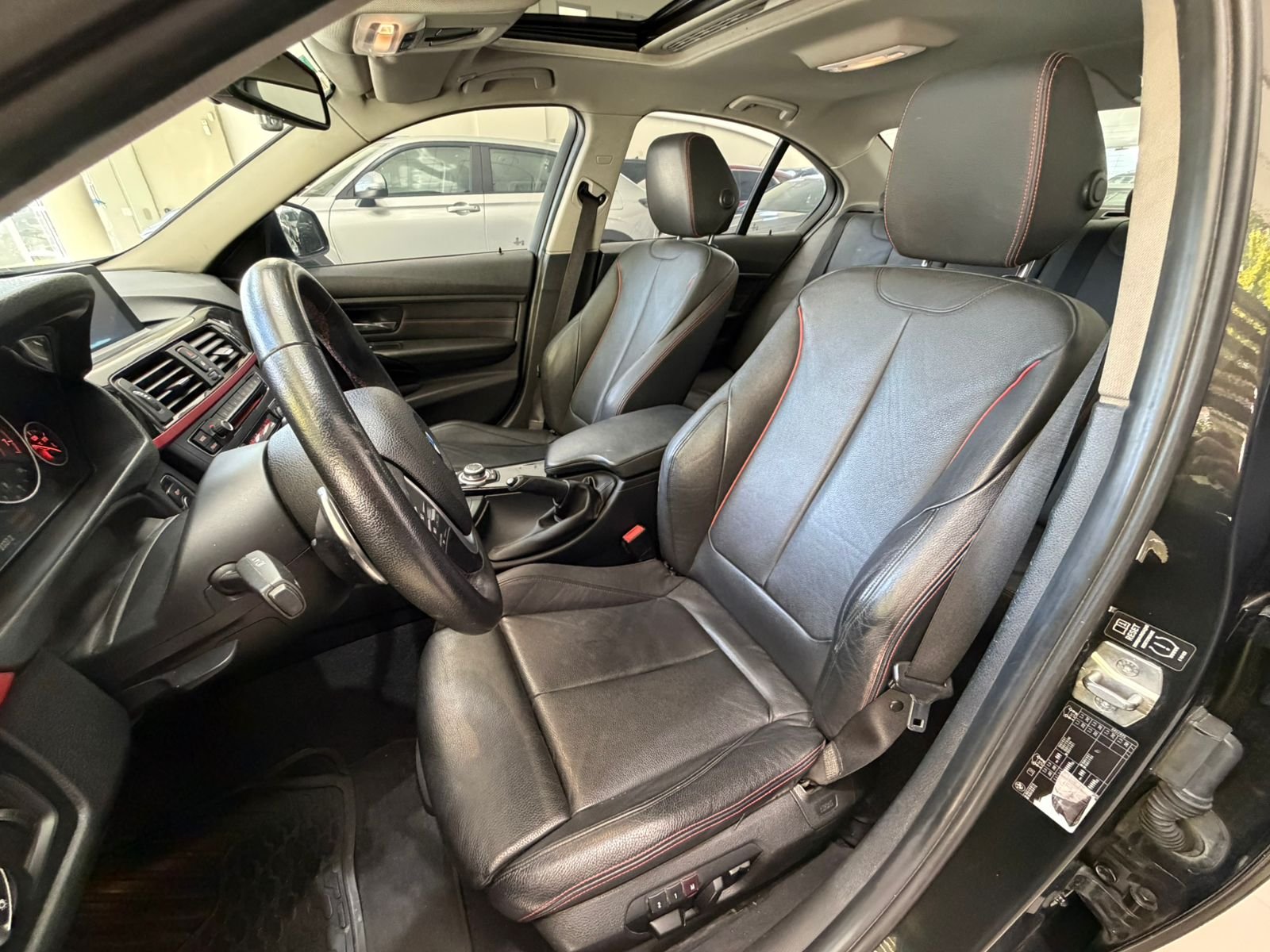 
 BMW 328 Sport 2013 151000km full									