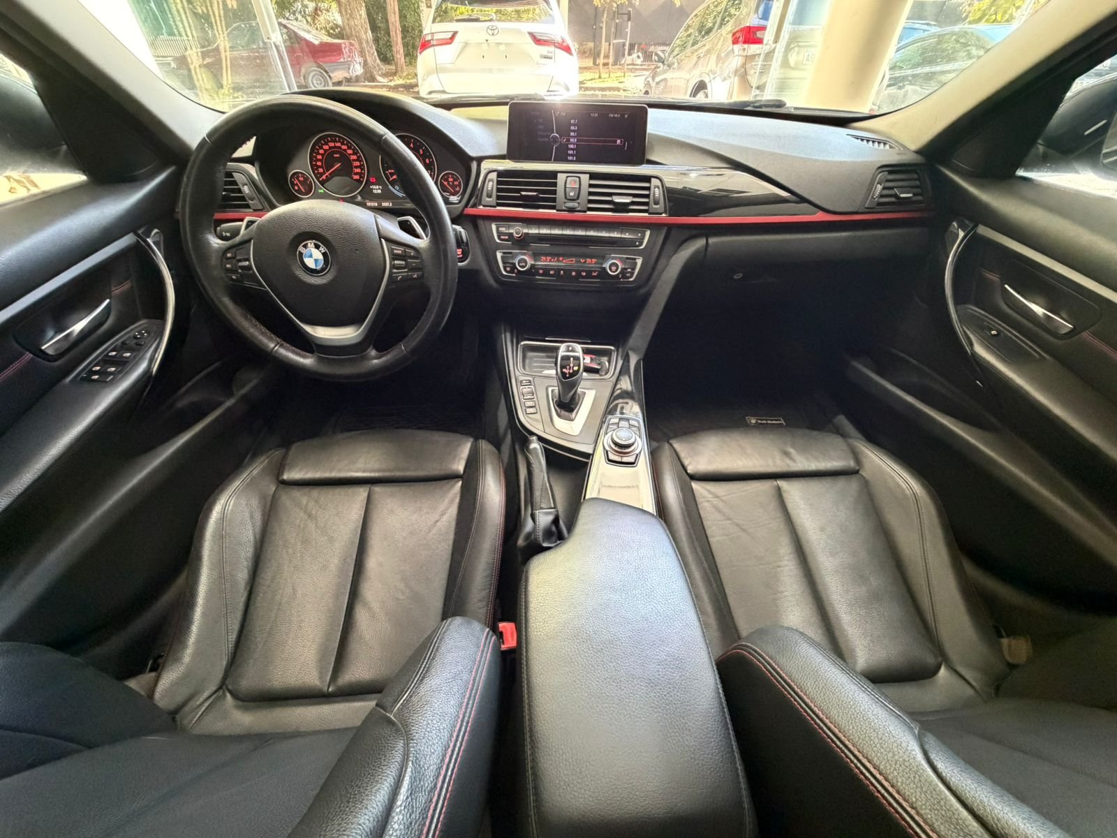 
 BMW 328 Sport 2013 151000km full									