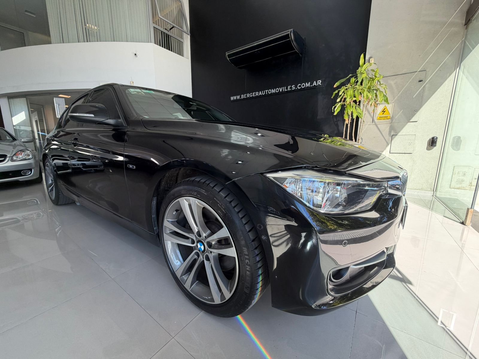 
 BMW 328 Sport 2013 151000km full									