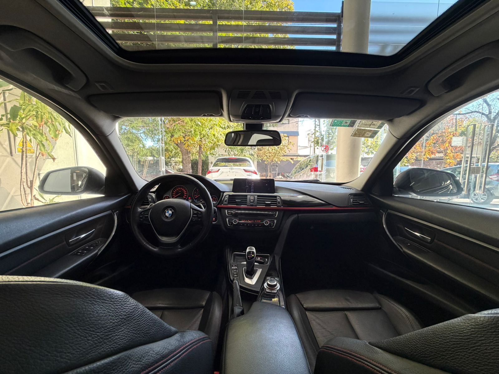 
 BMW 328 Sport 2013 151000km full									
