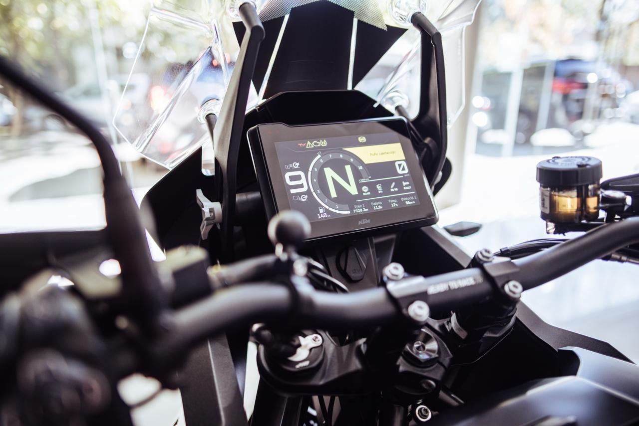
 KTM 1290 SUPER ADVENTURE S 2025 7900km full									