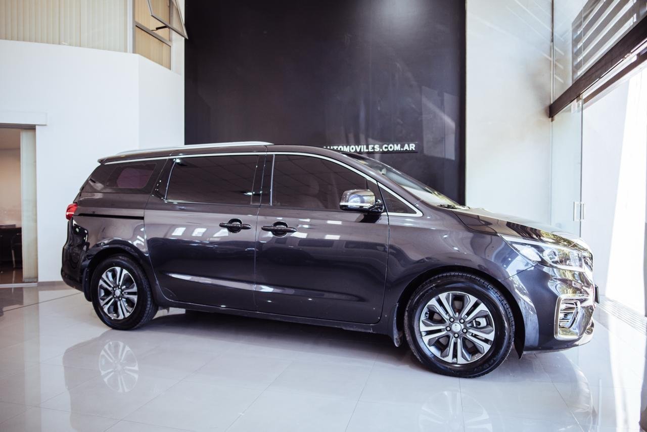 
 KIA CARNIVAL EX 2.2 AT CRDi 130000km 2020 full									